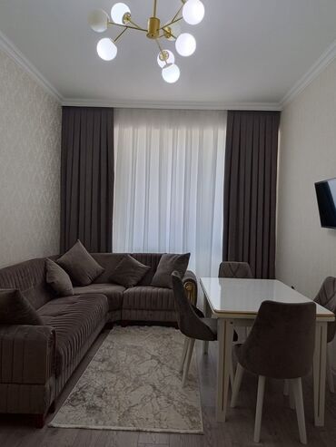 Uzunmüddətli kirayə mənzillər: Ev xirdalanda Kristal Absrron 1 de yerlesir evin her bir esyasi var — 6