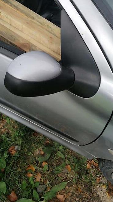 auto kamera kupujemprodajem: RETROVIZORI ZA PEUGEOT 206 — 2