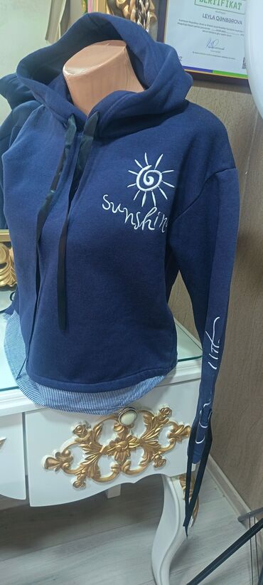 Ziyafət donları: Zərif ziyafət geyimləri dəsti 1) Yaşıl maxi don - Dərin V-yaxa, ön — 19