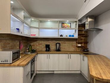 Посуточная аренда комнат: 300 м², С мебелью — 17