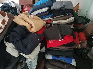 comma pantalone: Jakne tanje deblje muske i zenske kaputi ima oko 150 komada cena za — 2