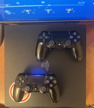 playstation 4 pro kreditle: Playstation 4 PRO 1 TB 480 Azn 2 Costik Tam ideal vəziyyətdədir