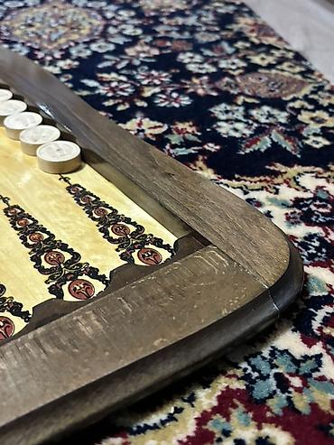 Nərdlər: Qoz ağacından hazırlanmış nərd satılır. Təbii qoz ağacı, möhkəm — 10