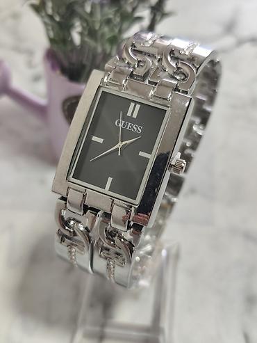 koferi kabinski: GUESS ženski ručni sat – elegantan pravougaoni dizajn - Kućište — 1