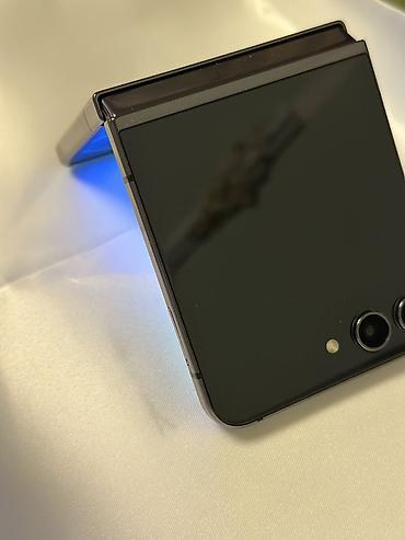 samsung galaxy s10e: Samsung Galaxy Z Flip5 (SM-F731B) в идеальном состоянии, не вскрывался — 3