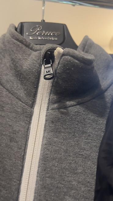Kurtkalar: Michael Kors kişi qış gödəkçəsi - Rəng: qara, içlikdə boz rəngli — 2