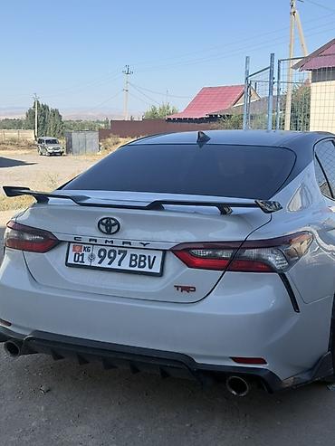 выхлопа: Toyota Camry: 2021 г., 3.5 л, Бензин, Седан — 4