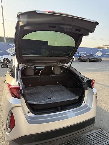 Toyota: Toyota Prius: 2017 г., 1.8 л, Вариатор, Гибрид, Лифтбек — 10