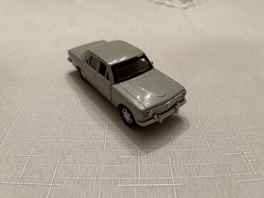 Avtomobil modelləri: Metall oyuncaq avtomobil modeli - Korpus: tam metal (die-cast) — 3