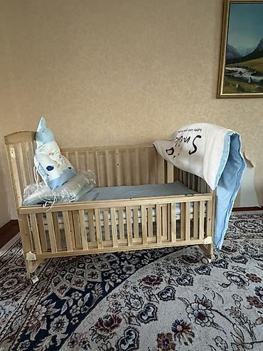 Манежи-кровати: Манеж-кровать, Б/у, Раскладной, Дерево — 2