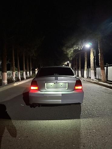 turbo az hunday aksent: Satılır: Sedan tipli minik avtomobili - Korpus: 4 qapılı sedan — 5