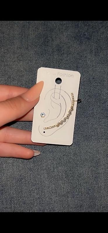 buji: Qızılı rəng ear cuff və zərgərtaşı (strass) klips qulaq sırğası seti — 1