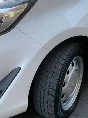 Toyota: Toyota Aqua hibrid hetçbek - Rəng: ağ - Güzgülərdə dönmə siqnalları — 8