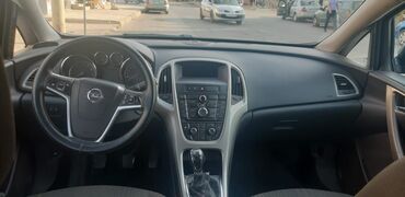 vita opel: Opel Astra: 1.4 l | 2010 il | 257000 km Hetçbek