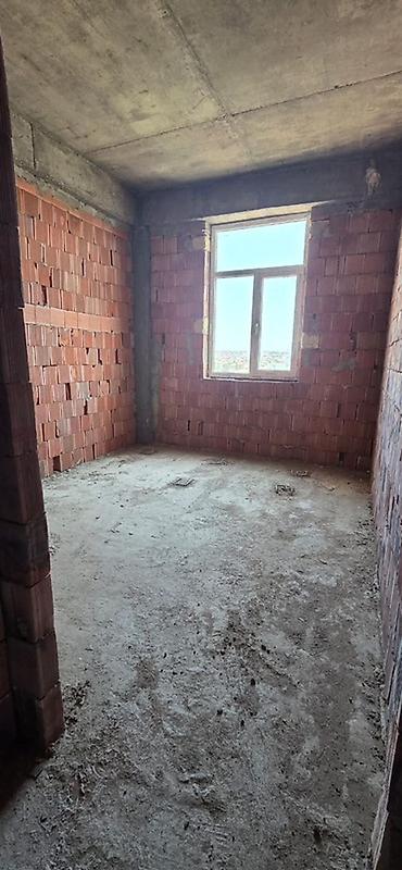 temirsiz ev: 3 otaqlı, Yeni tikili, 76 kv. m — 1
