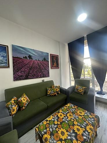 puff kreslo: Yaşıl–boz tonlarda salon mebel dəsti - Tərkib: 1 üçlü divan, 2 ədəd — 3