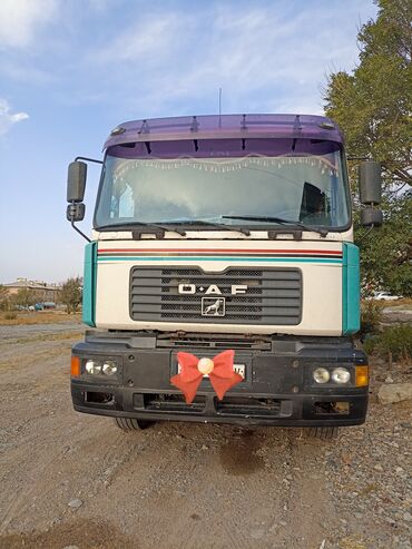 седельный тягачи: Сүйрөгүч, DAF, 2001 г.