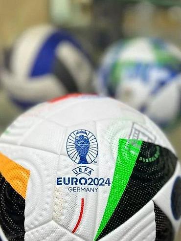 Oyuncaqlar: TopEuro 2024 Futbol Topu • Tesvir: UEFA Euro 2024üçün orijinal futbol — 2