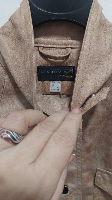 Ostale jakne, kaputi, prsluci: Zenske jakne za prelazan period. Cena po komadu 400Prve dve su M-38,a — 11