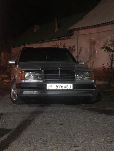 шильдик мерс: Mercedes-Benz 230: 1991 г., 2.3 л, Механика, Газ, Седан