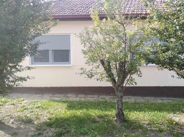 Kuće na prodaju: 100 kv. m, 3 sobe — 18