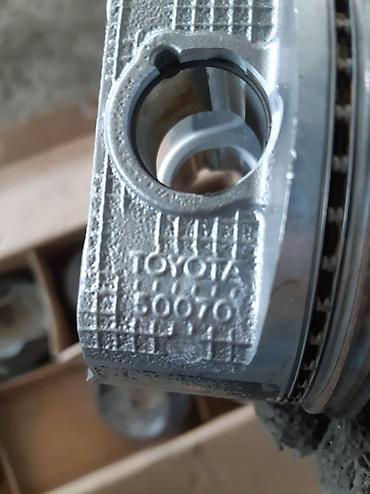 4runner: Поршни Toyota Б/у, Оригинал — 2