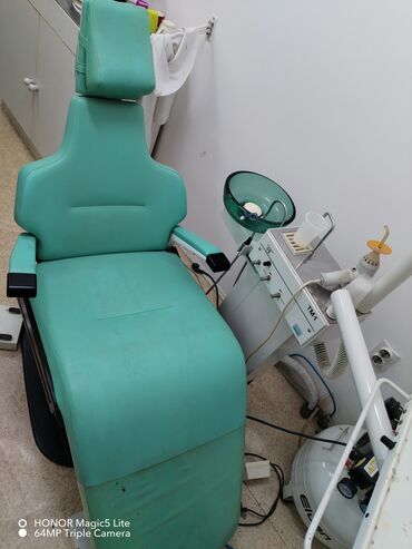 Medical furniture: Na prodaju komplet stomatološka stolica, kompresor, sterilizator