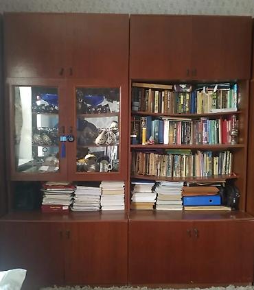 2 el mebel: Mebel dəsti – vitrin və kitab şkafı:ikisi birlikde 50 azn - Material — 2