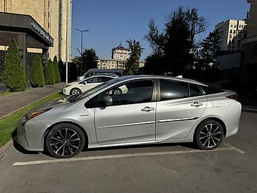 byd yan plus: Toyota Prius: 2018 г., 1.8 л, Вариатор, Гибрид, Хэтчбэк — 2