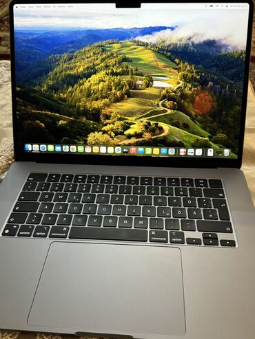 apple notebook qiymeti: Apple M3, 8 GB, 15 "