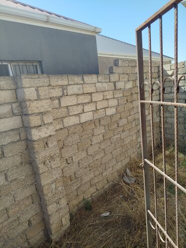 Həyət evləri və villaların satışı: Həyətyanı fərdi ev sahəsi - Qapalı hasar ilə əhatələnmiş həyətyanı — 20