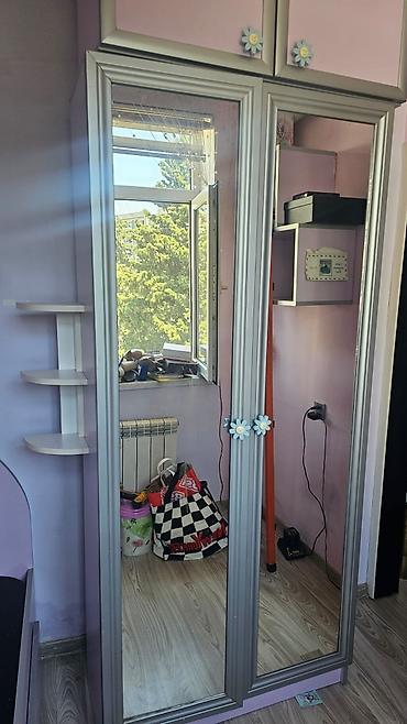 Uşaq/yeniyetmə otağı üçün mebel dəsti Tərkib: - Güzgülü ikiqapılı