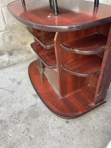 полки под цветы напольные: Телевизордун шкаф жана стенди, Полго орнотулма, Жыгач, түсү - Күрөң