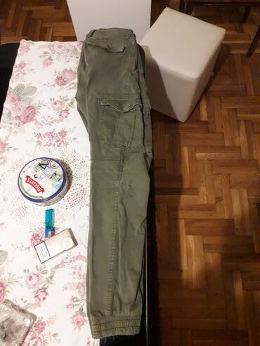 pantalone o: Zelene dzeparice sa ranflom br 31
U extra stanju
Samo licno Bg