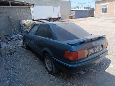 гостиница аламедин 1: Audi 80: 1992 г., 2.3 л, Механика, Бензин, Седан