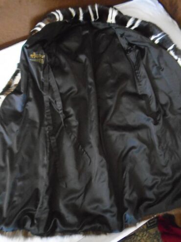 Krzneni kaputi: M, Sa postavom — 6