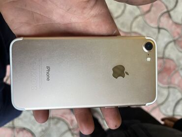 Apple iPhone: IPhone 7, Б/у, 32 ГБ, Золотой, Чехол, 100 %