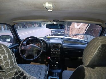 QAZ: QAZ 3110: 2.4 l | 2003 il 182000 km Sedan — 6