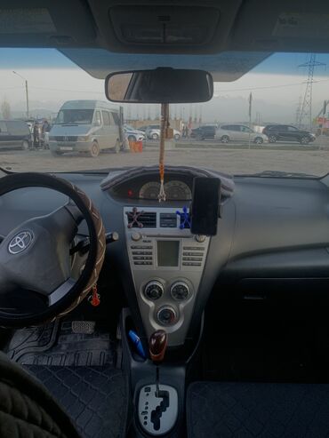 авто бишкек машина кж: Toyota Yaris: 2006 г., 1.5 л, Автомат, Бензин, Седан