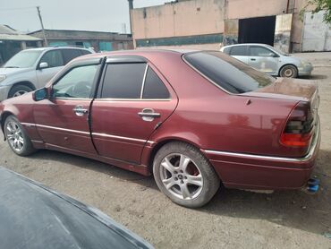 цветная пленка на авто бишкек: Автомобиль Mercedes-Benz C-класса в кузове седан, окрашенный в
