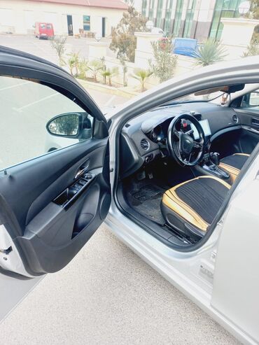 Chevrolet: Ili 2014 yaxsı veziyyetdedir.Tecili satıldığı üçün bu qiymete — 10