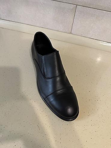 Klassik kişi ayaqqabısı – qara rəng - Model: bağsız, slip-on (elastik