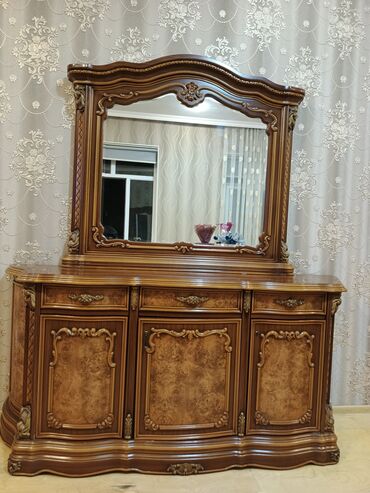 Qorkayla dolap satilir 2si dest sekilde ideal vezyyetdedir hec bir