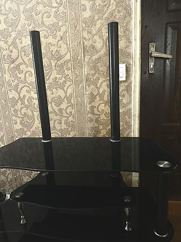 matras alti: Qara şüşə TV stendi - Material: parlaq qara temperli şüşə rəflər — 3