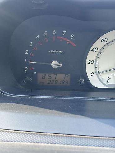 Toyota: Toyota Ist: 2003 г., 1.3 л, Автомат, Бензин, Хэтчбэк — 8