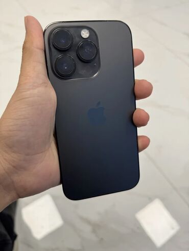 Apple iPhone: IPhone 14 Pro, Новый, 128 ГБ, Черный, Защитное стекло, Чехол, Кабель, 80 %