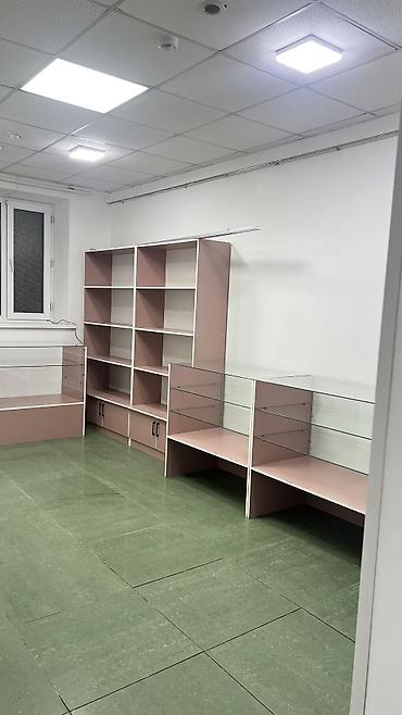 Торговое оборудование для магазина в едином стиле (пудрово‑розовый с