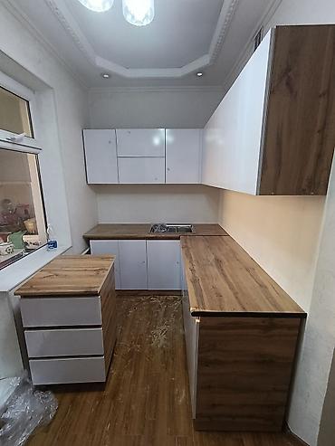 silver kitchen: Кухонный гарнитур «под дерево + белый глянец» - Планировка — 4