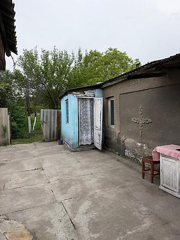 Үйлөрдү сатуу: 2 бөлмө, 50 м², 9 соток, Бишкек, Новопавловка а. Риелтор — 3