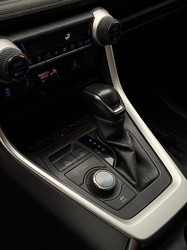 Toyota: Toyota RAV4: 2019 г., 2.5 л, Вариатор, Гибрид, Кроссовер — 17